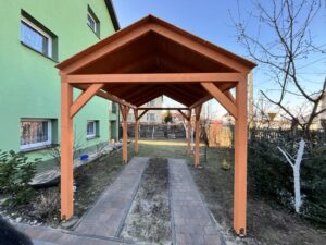 Wiaty drewniane i stalowe na Śląsku – co opłaca się najbardziej w 2025 roku?